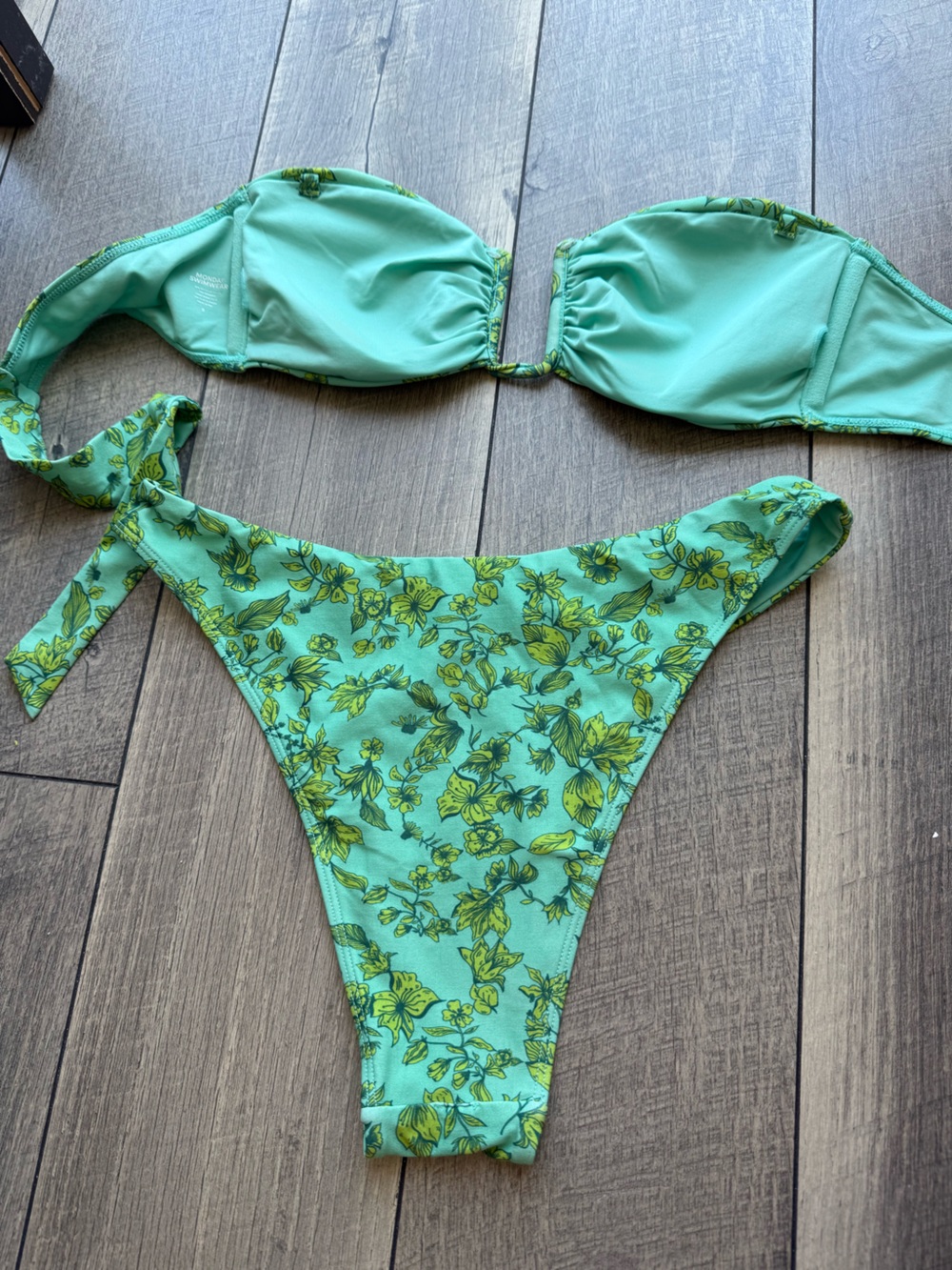 Monday swimwear bikini set - Picture 3 of 8